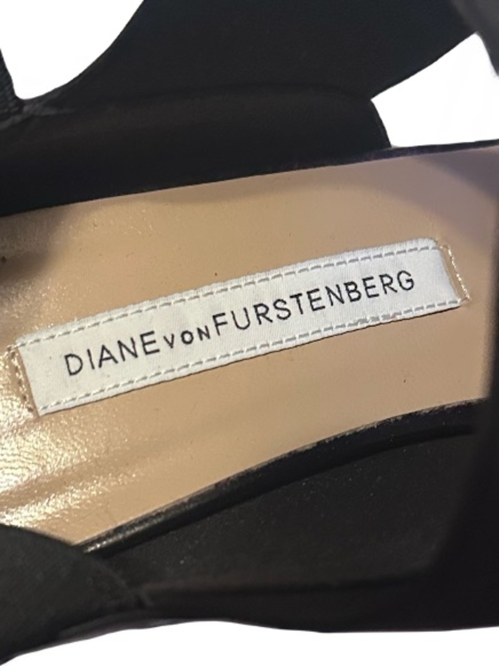 Diane Von Furstenberg Size 7
Juliesa Stiletto Heels Made in Italy - Picture 3 of 8